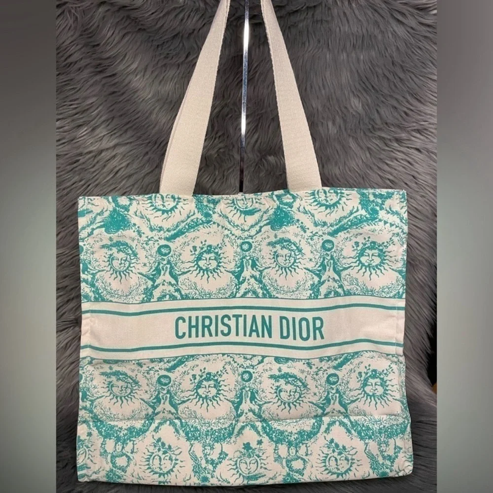 Dior Rivera Tote bag New GWP/ Novelty bag. VIP
